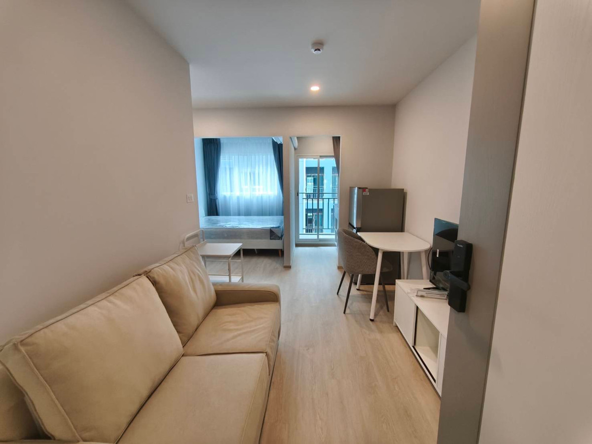 Interested in renting... you can talk to us. Earn Amata Nakorn Project. New room out of the box. Everything is new. The building is finished, ready to transfer, ready to move in, ready to invest, near Amata Nakorn Industrial Estate, only 3 km.* to Robinso Loading...