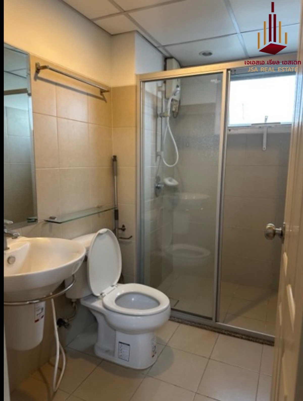 For SaleCondoRama9, Petchburi, RCA : ✨ For Sale: Supalai Park Ekkamai - Thonglor Condo ✨ 💰 Only 3,000,000 THB