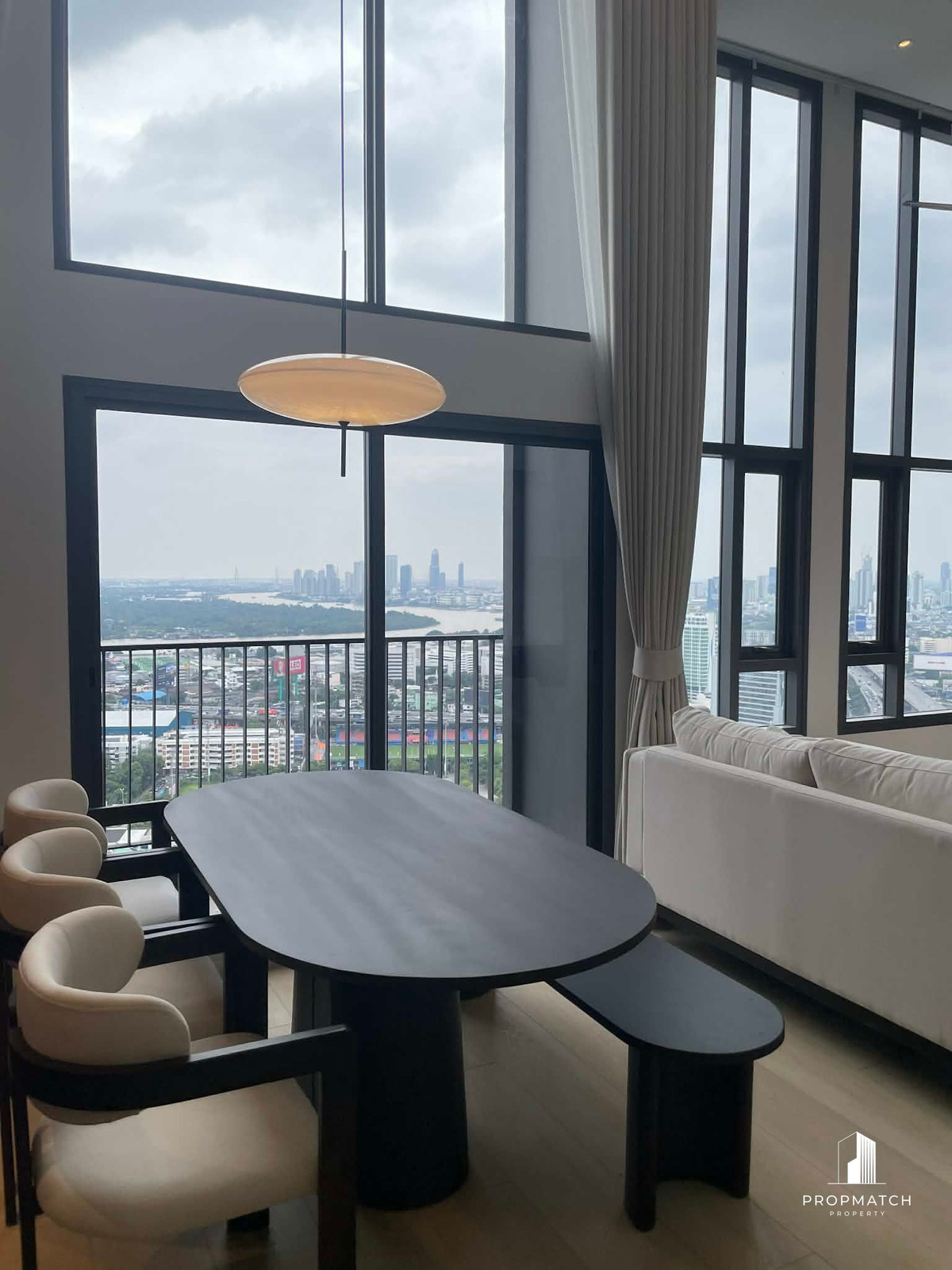 ✨Flash Deal ✨Life Rama 4 - Asoke( 3Bed 2Bath 91SQM.) แต่งครบพร้อมอยู่ !! เพียง 90,000บาทต่อเดือน Tel.0981315848 @propmatch Loading...