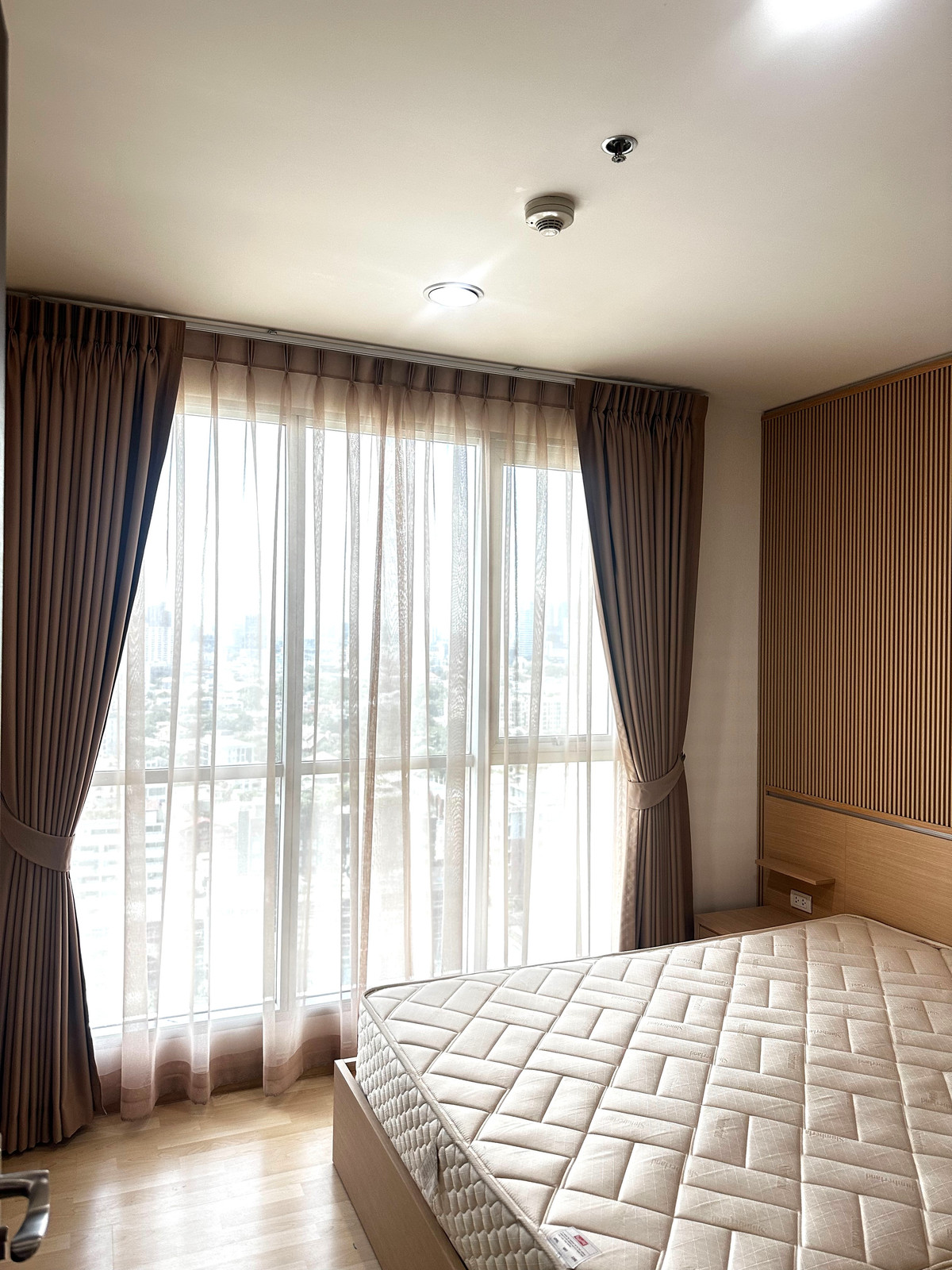 ให้เช่าคอนโดรัชดา ห้วยขวาง : ให้เช่าด่วน Rhythm Ratchada (ริทึ่ม รัชดา) ติด MRT รัชดาภิเษก  ใกล้ เซ็นทรัล พระราม 9 