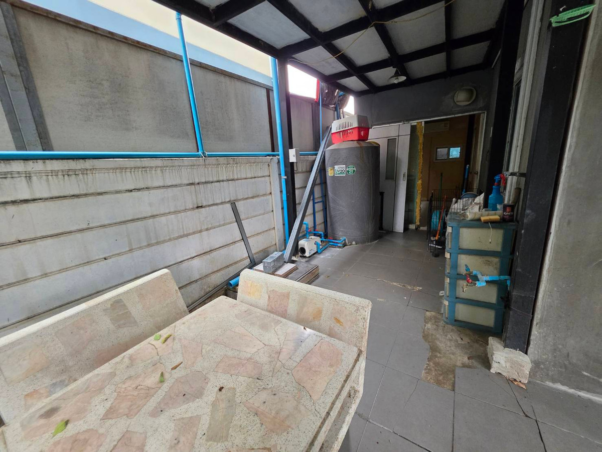 ถูก! ราคาคุ้มค่า ขายทาวน์เฮ้าส์หมู่บ้านพฤกษา 63 บางกะดี-ปทุมธานี 30.2 ตารางวา บ้านหลังริม มีพื้นที่ใช้สอยข้างบ้าน Loading...