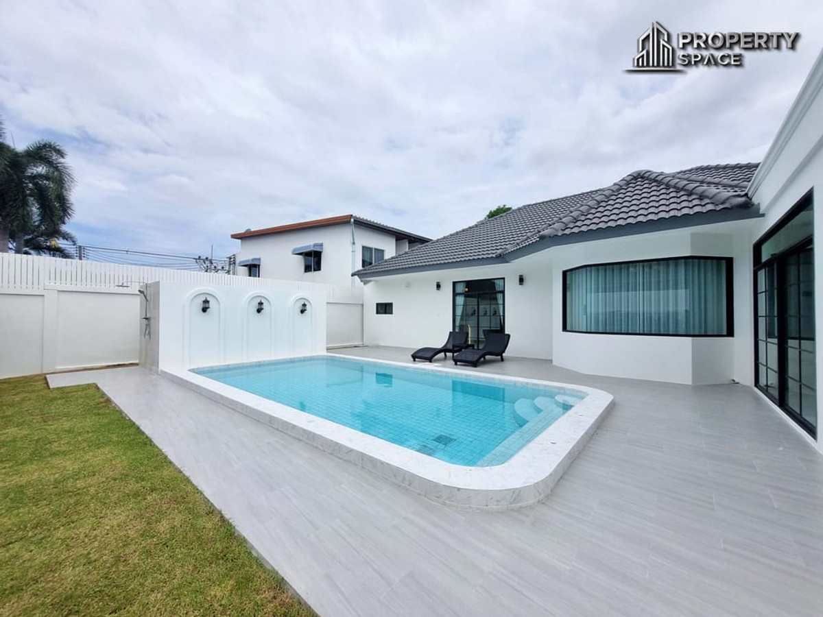 Near International School Spacious 4 Bedroom Pool Villa In East Pattaya For Sale Loading...