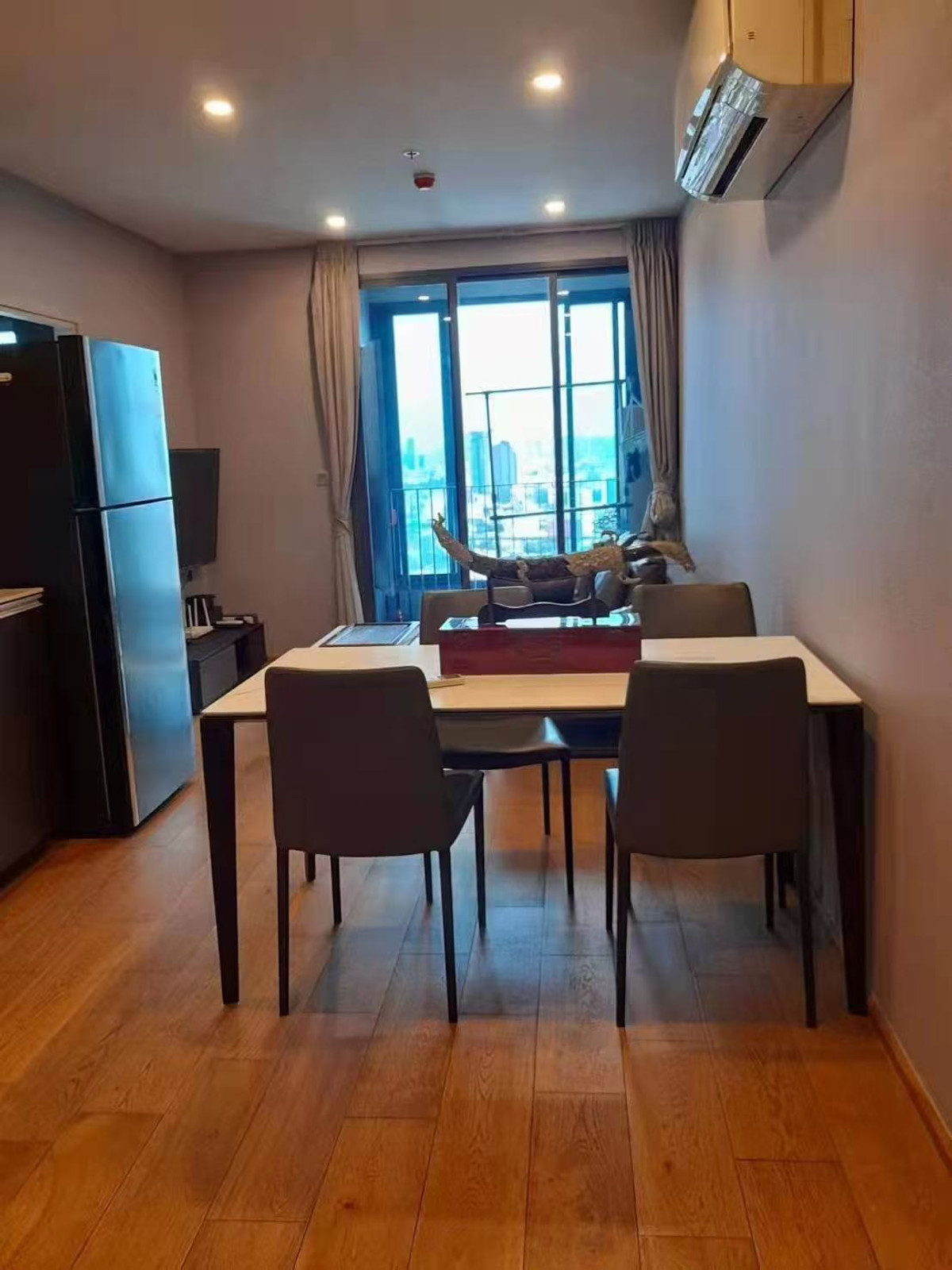 📣🌃Q Chidlom 2 bedrooms | ready to move, room with beautiful view, good breeze | with bathtub Price negotiable ✨💸| Loading...