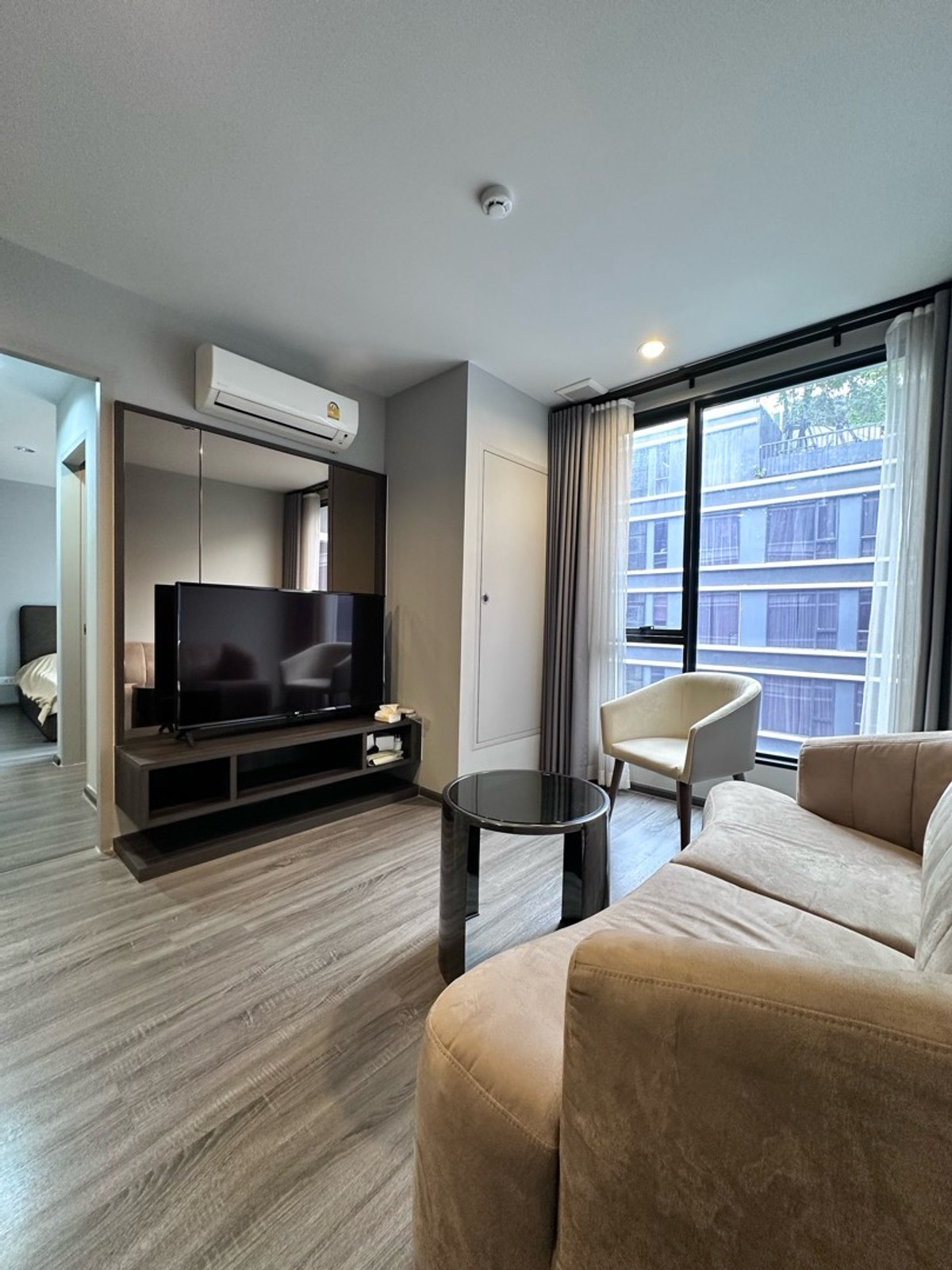 For RentCondoSukhumvit, Asoke, Thonglor : 1 Bedroom 1 parking for rent - 36 sqm | nearby BTS Ekkamai | 082-4499822 Praewa