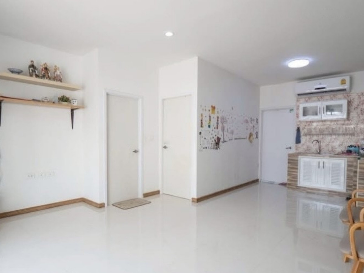 Single house The Trust 95 Ratchaphruek-Rattanathibet (Project 3) 29 sq m, 3 bedrooms, 3 bathrooms, 3.3 million, quiet, convenient travel on many routes, near the BTS Bang Phlu Station. Loading...