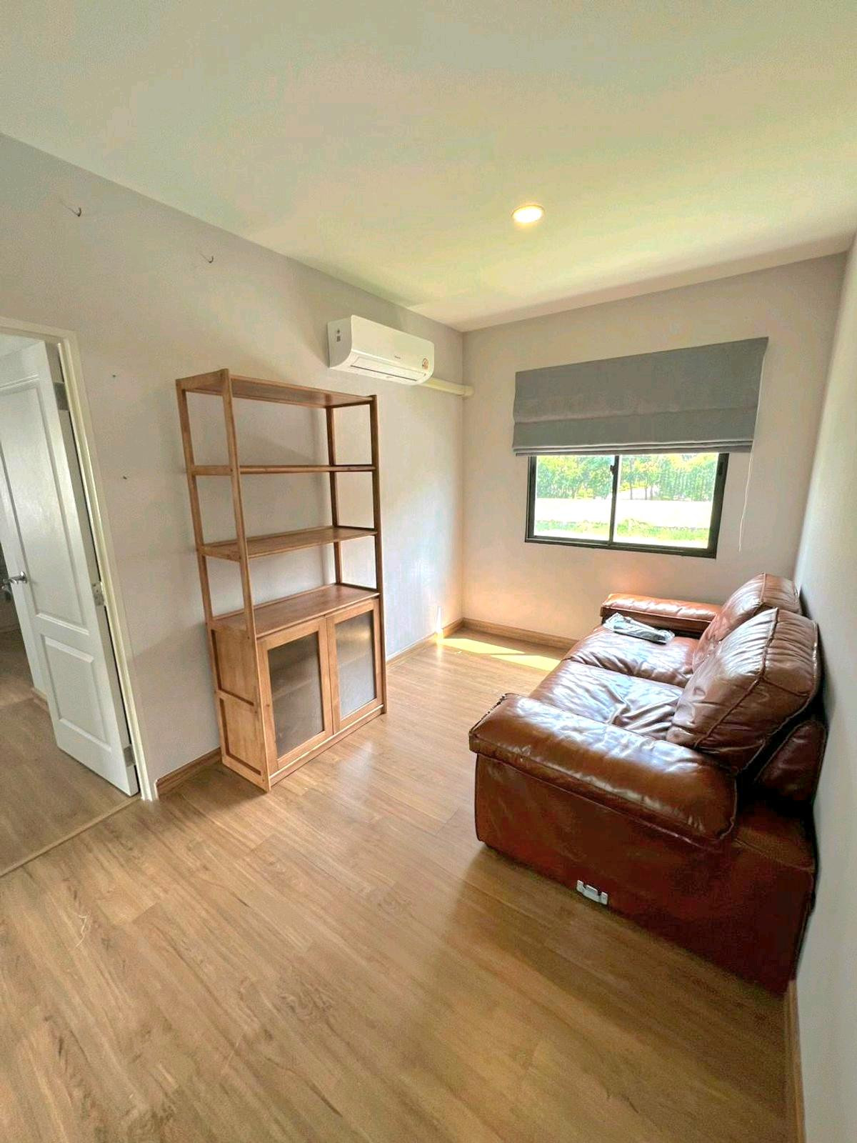 บ้านเดี่ยวให้เช่า – The Citi รามอินทรา 🏡บ้านสวย เงียบสงบ เฟอร์นิเจอร์ครบ พร้อมอยู่ทันที พื้นที่ 77 ตร.วา พื้นที่ใช้สอยประมาณ 200 ตร.ม.4 ห้องนอน🛌 / 3 ห้องน้ำ🛀 / 1 ห้องนั่งเล่น🛋️ / 1 โถงรับรอง Loading...