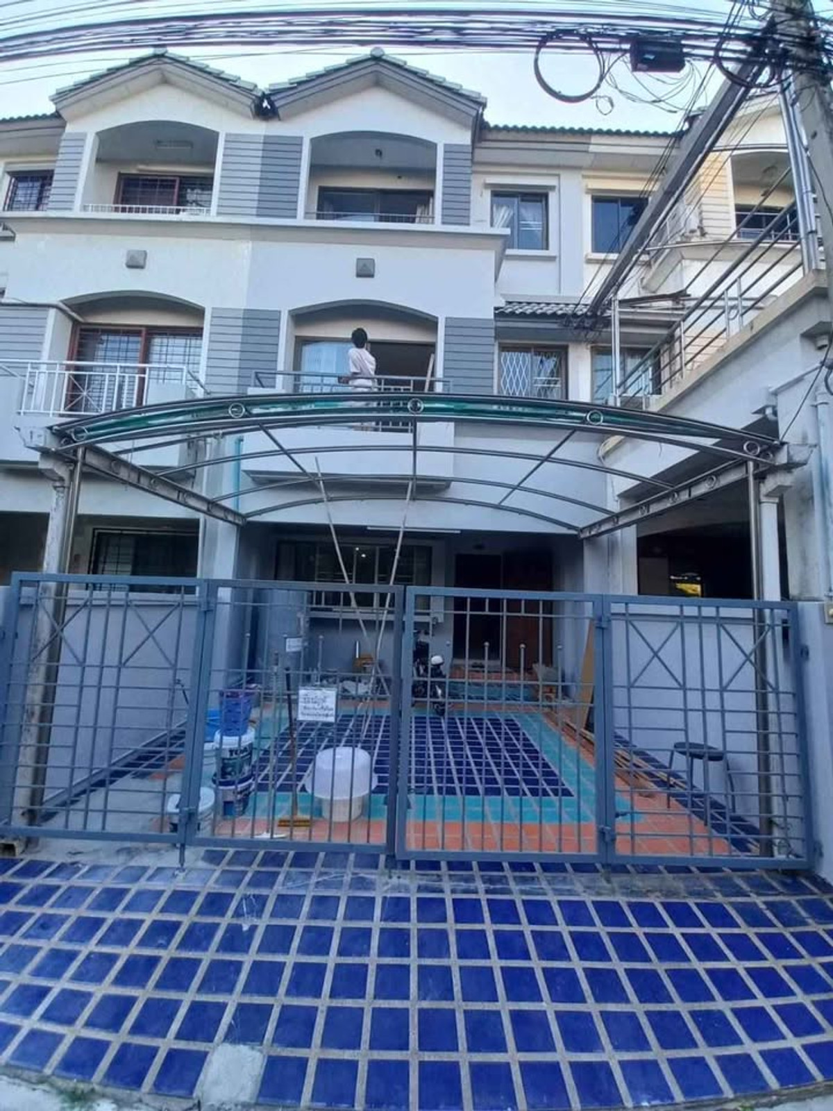 ทาวน์โฮมพัฒนาการ ศรีนครินทร์ : ขายและให้เช่า ทาวน์โฮม 3 ชั้น ตกแต่งสวยงาม ย่านกรุงเทพกรีฑา-พัฒนาการ ใกล้เดอะไนน์ เซ็นเตอร์ พระราม 9​ เพียง 650 เมตร