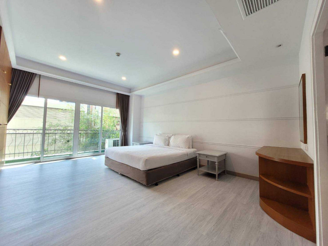 For RentCondoSukhumvit, Asoke, Thonglor : Condo for rent: Chaidee Mansion, 300 sq m, near BTS Asoke
