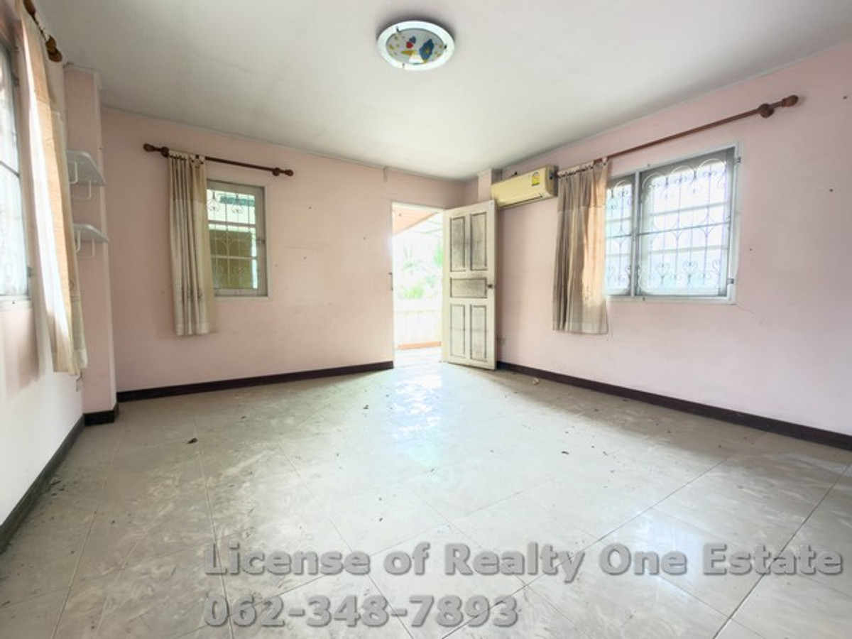 Single house for sale, good location, Bang Waek 118 (Soi Setthi), Bang Phai, Phasi Charoen, Bangkok, Thonburi side. Loading...