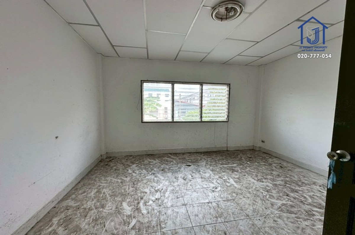 ขายทาวน์โฮม 3 ชั้น เกษราคลาสสิคโฮม 61 ตร.ว. หลังริม ซอยเสรีไทย 81/2   ใกล้สวนสยาม–แฟชั่นไอส์แลนด์ Loading...