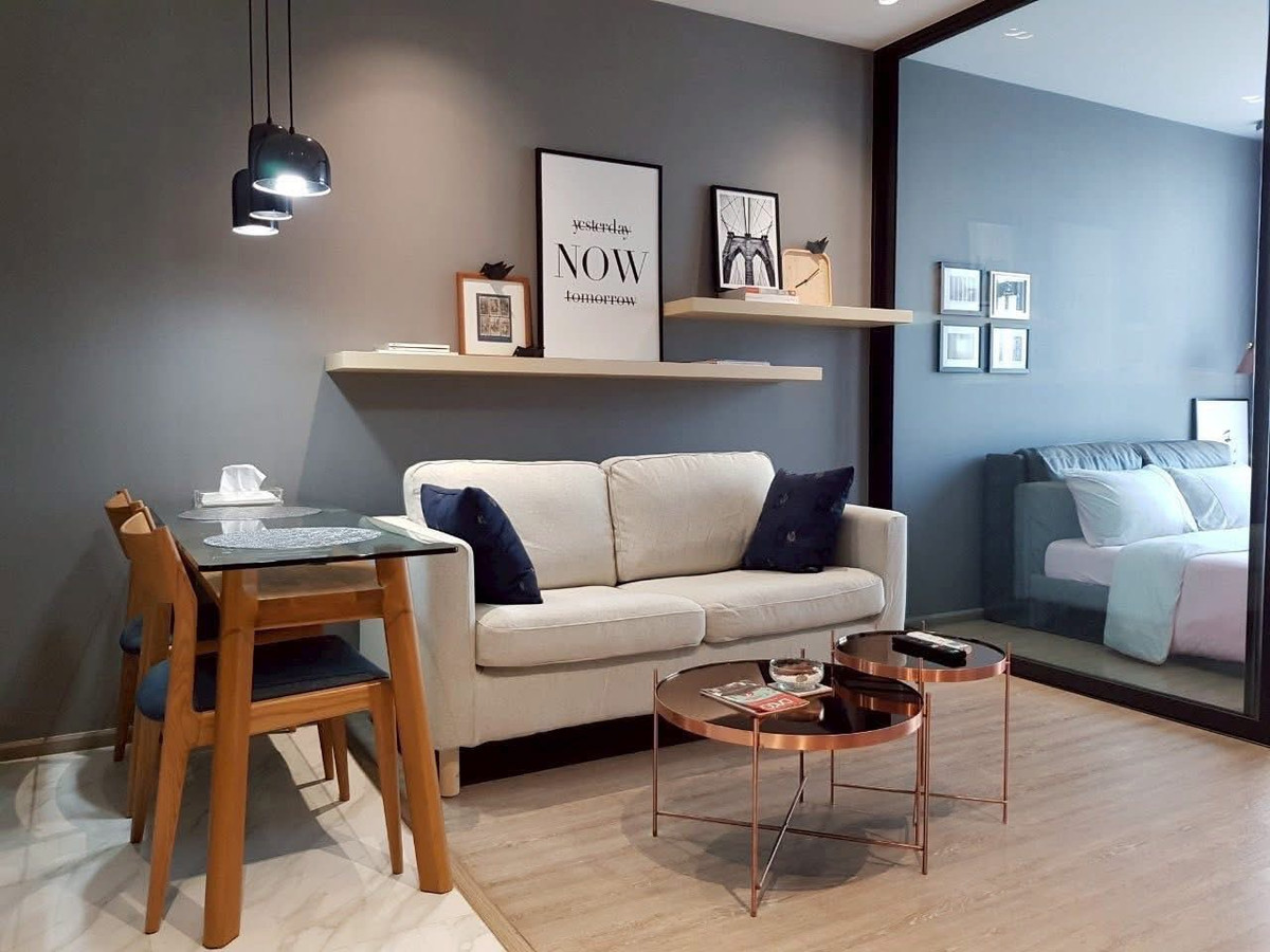 ⚡️ขายคอนโด  Rhythm Eakkamai Loading...