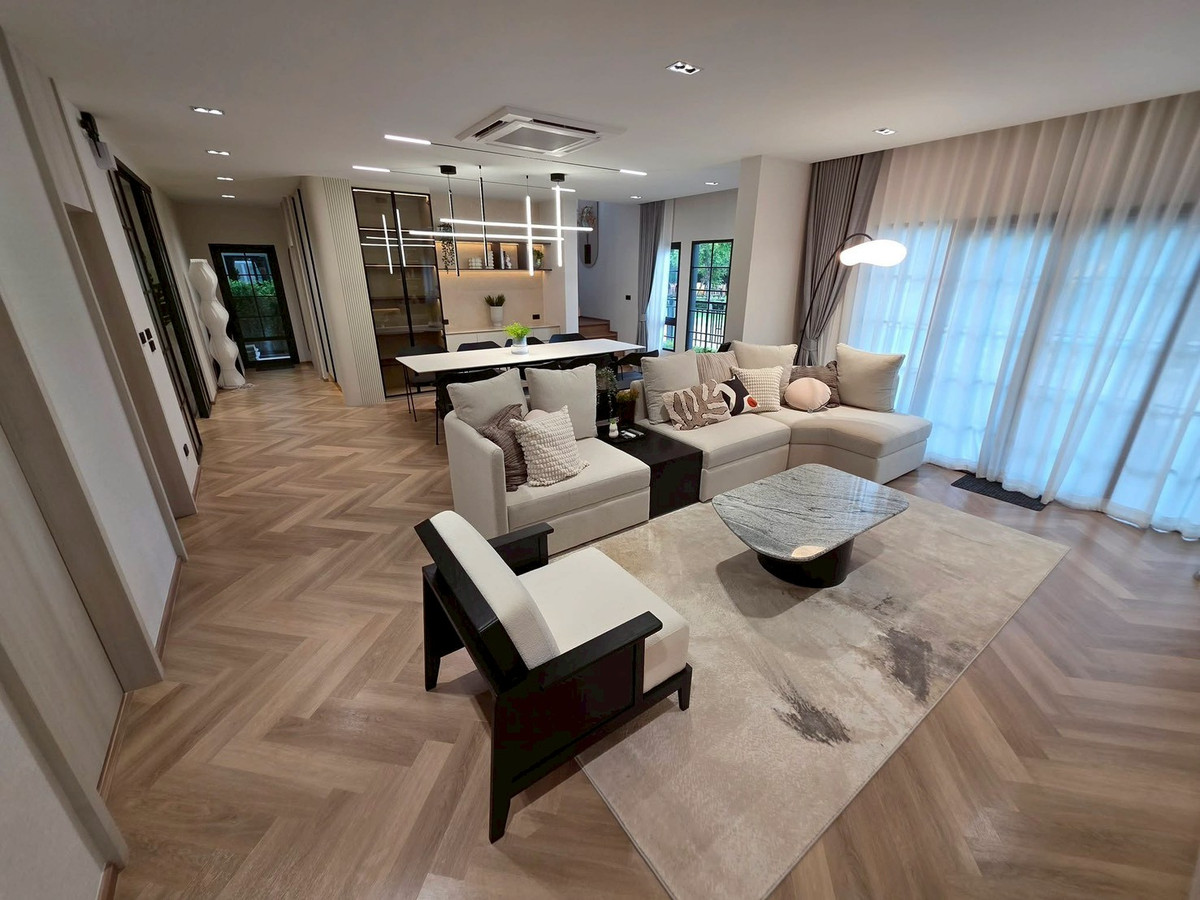 💎 House for rent, Centro Bangna - in front of a large garden, fully decorated, luxurious, ready to move in, 4 bedrooms, 5 bathrooms, corner, in front of the garden, no house opposite. You can see a view of the garden from almost every room! Just 1 km. fro Loading...