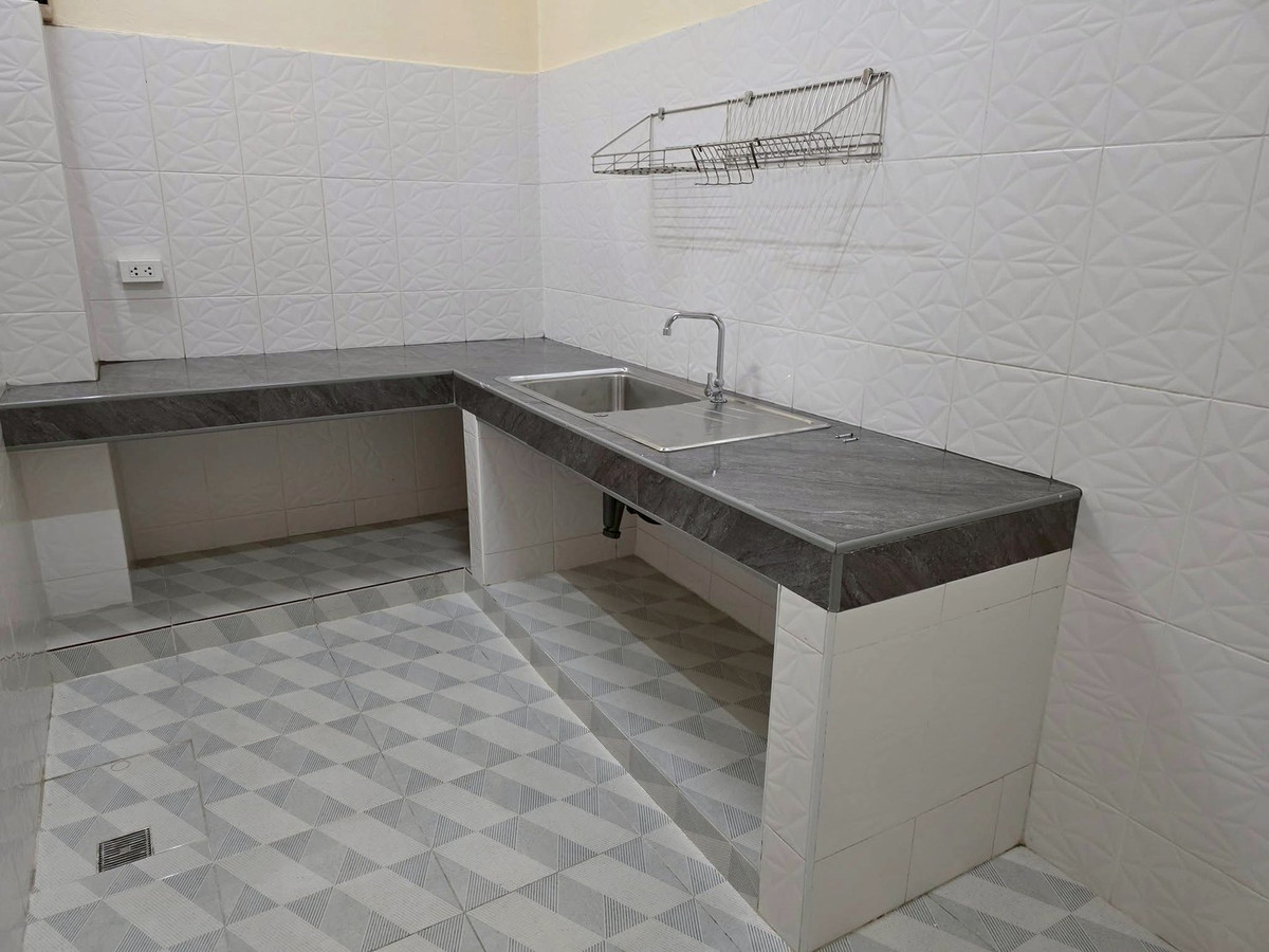 🏠 Townhouse for rent  Loading...