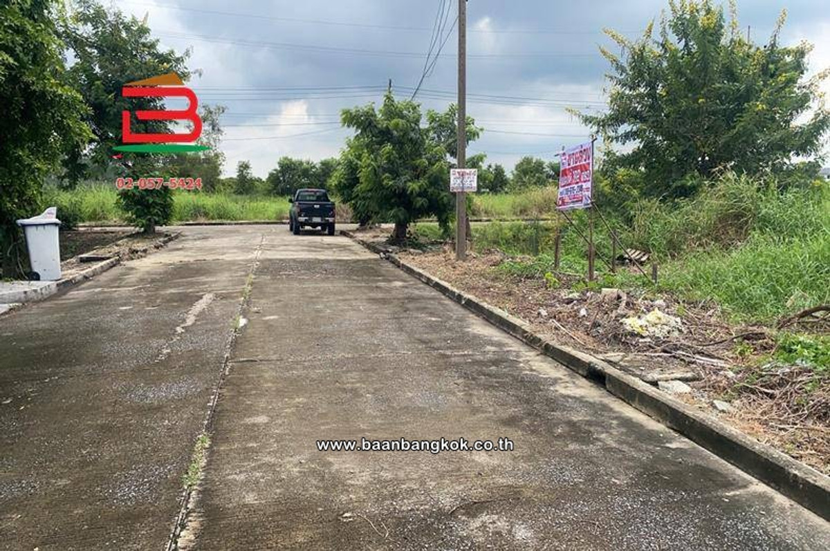 ที่ดินเปล่า หมู่บ้านกฤษดานคร 19 ซอยคลองหลวง24 (ทิชาชล 4/6) เนื้อที่ 182 ตร.ว ตำบลคลองหนึ่ง อำเภอคลองหลวง ปทุมธานี Loading...