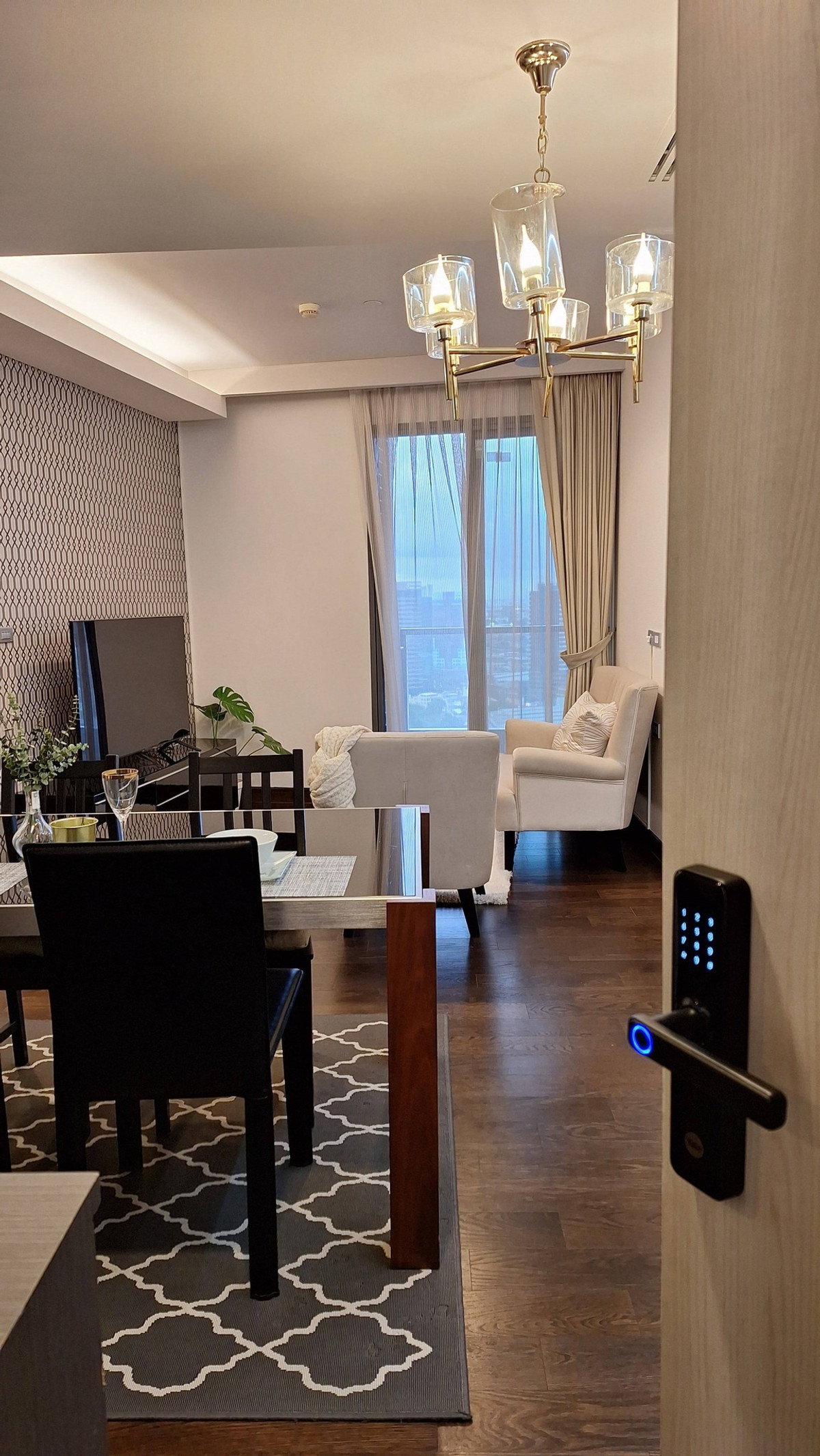 ให้เช่าคอนโดสุขุมวิท อโศก ทองหล่อ : The Lumpini 24 พร้อมพงษ์ – 2 ห้องนอน ชั้นสูง วิวแม่น้ำเจ้าพระยา แต่งสวยระดับโรงแรม 5 ดาว