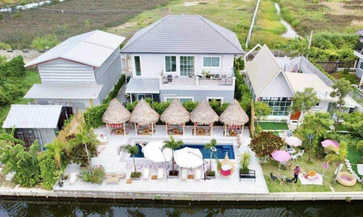 ✨บ้านหรูปล่อยเช่า ย่านพระราม2 เอกชัย ✨ 8 ห้องนอน 6 ห้องน้ำ ติดริมคลอง มีสระว่ายน้ำ มีสวนหลังบ้าน Loading...