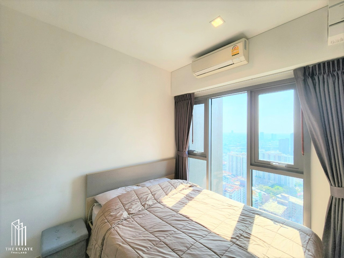 For rent Whizdom Connect, high floor, open view, fully furnished, near BTS Punnawithi @17,000 Baht Loading...