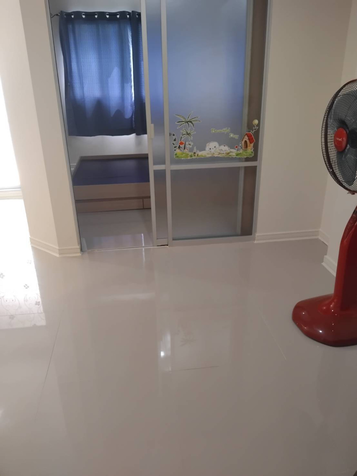 Condo for rent Lumpini Condo Town Ramintra-Nawamin Near the Pink Line MRT station. Loading...