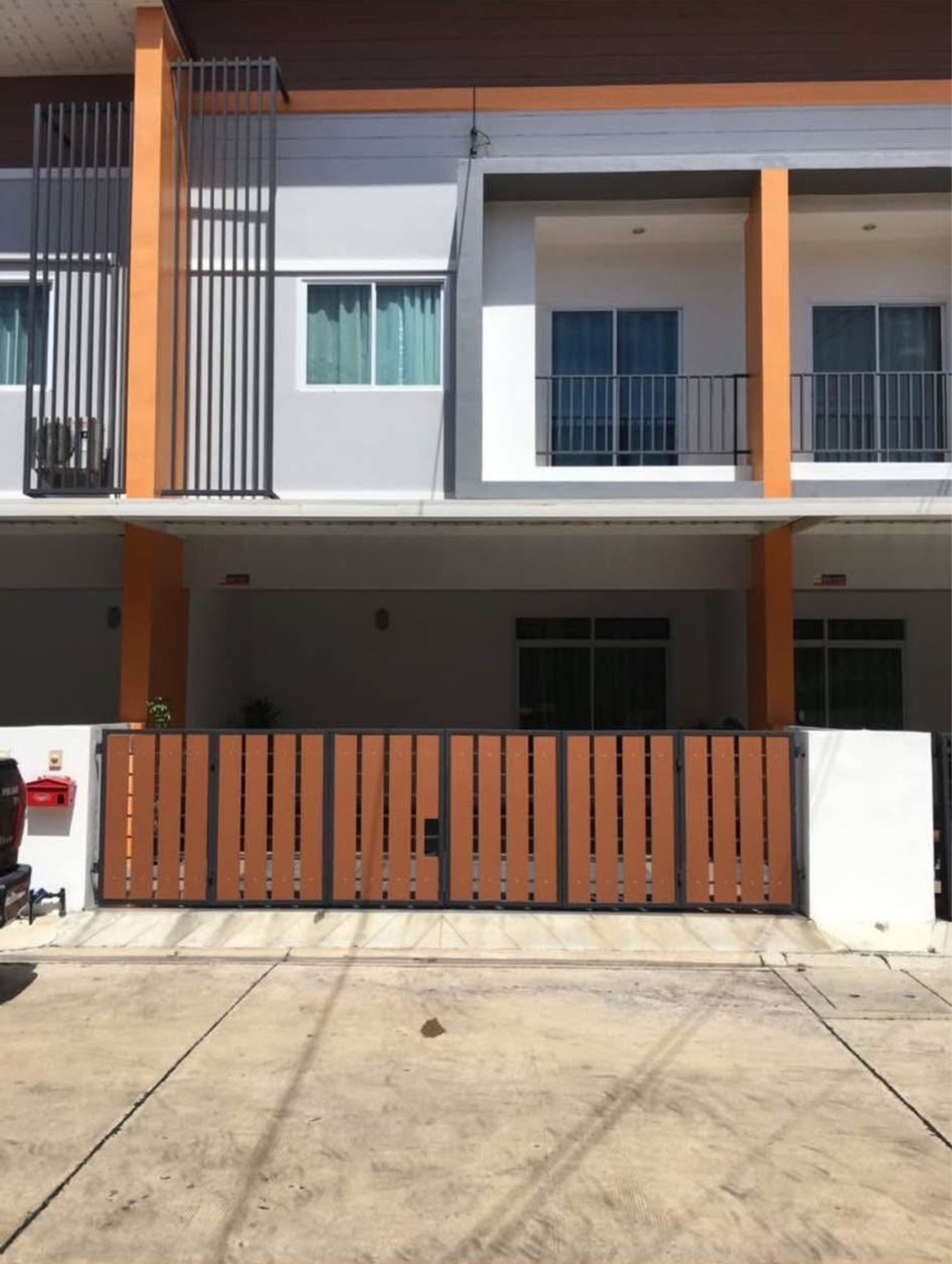 ขายทาวน์โฮมศรีราชา แหลมฉบัง บ้านบึง : ทาวน์โฮม มณีรินทร์ โมเดิร์นโฮม บางพระ / 3 ห้องนอน (ขาย), Maneerin Modern Home Bangphra / Townhome 3 Bedrooms (FOR SALE) YEAN035