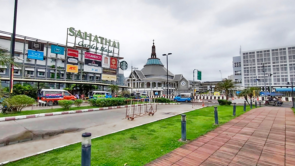 พื้นที่ในห้างใจกลางเมืองสุราษฎร์ธานี สำหรับร้านอาหาร คลินิคความงาม สปา และร้านค้า แวดล้อมด้วยโรงเรียนใหญ่และโรงพยาบาล Loading...