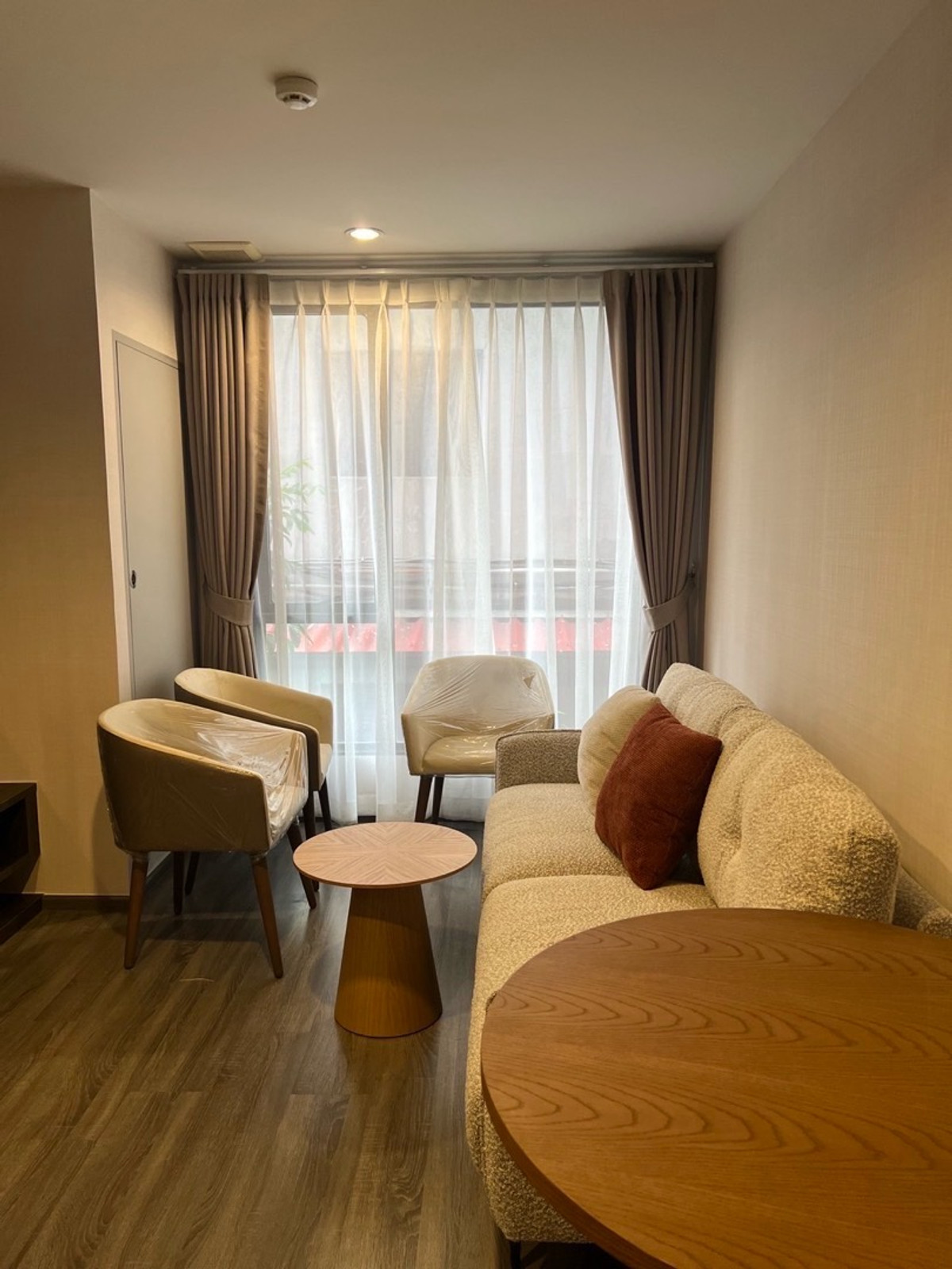 ให้เช่าคอนโดสุขุมวิท อโศก ทองหล่อ : Ideo Mobi Sukhumvit 40 - 1 Bedroom | 36 sqm | BTS Ekkamai | 082-4499822 