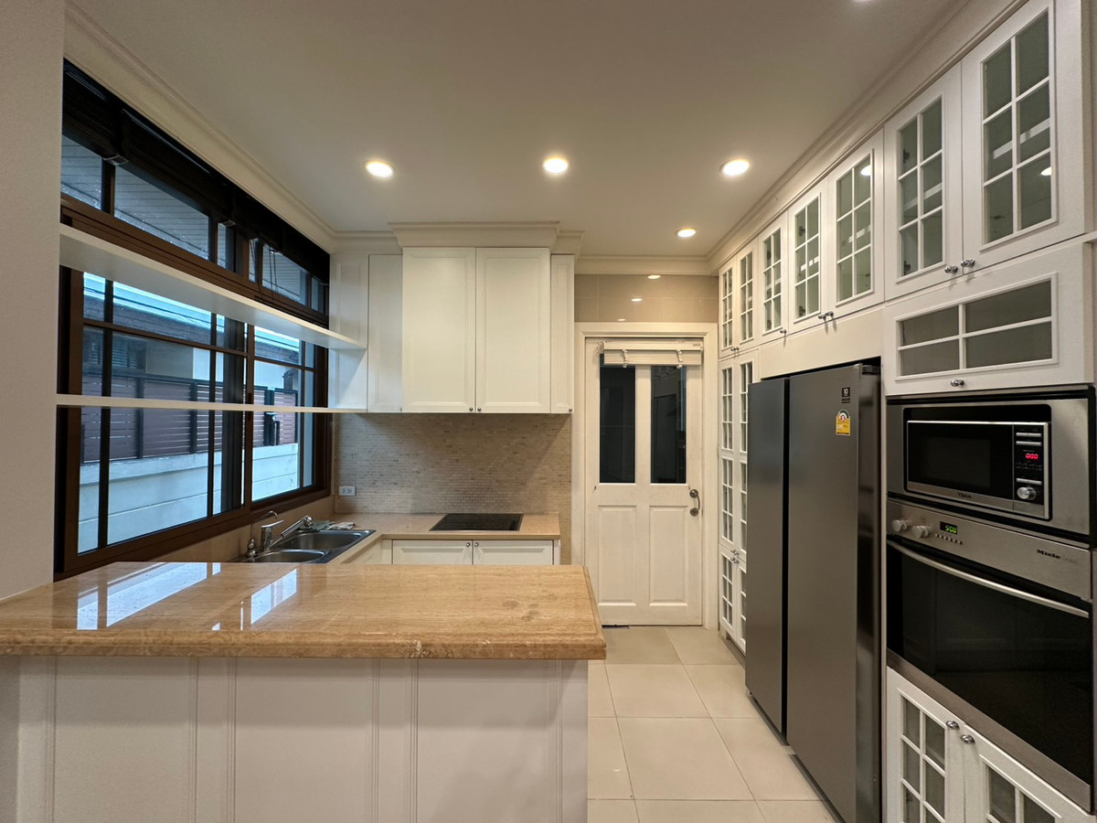 ให้เช่าบ้านอ่อนนุช อุดมสุข : ✨Baan Sansiri Sukhumvit 67 for rent! 4 bedroom 4 bathroom 394 sq.m near BTS Phrakhanong Tel.0863692224