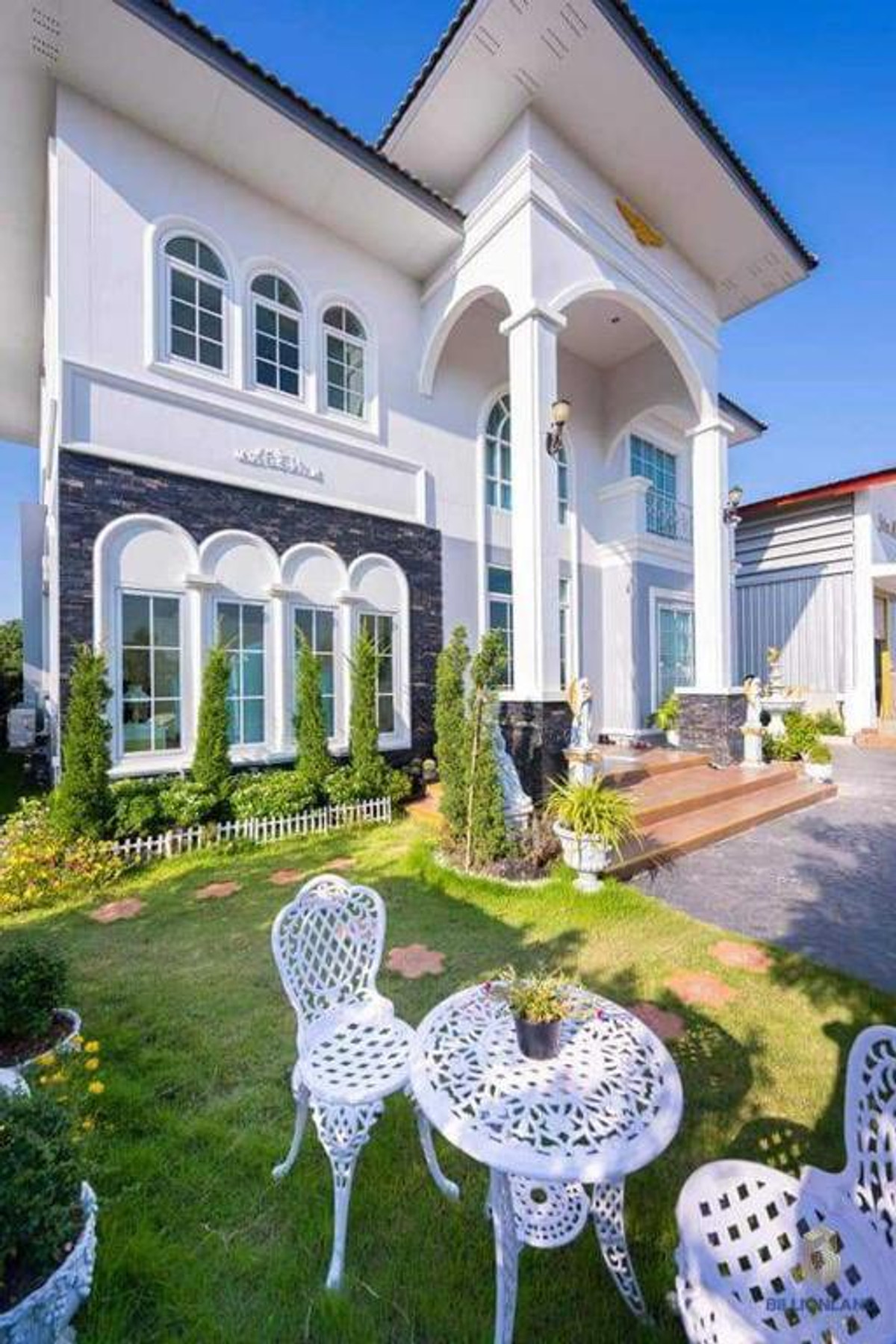 ✨บ้านหรูปล่อยเช่า ย่านพระราม2 เอกชัย ✨ 8 ห้องนอน 6 ห้องน้ำ ติดริมคลอง มีสระว่ายน้ำ มีสวนหลังบ้าน Loading...