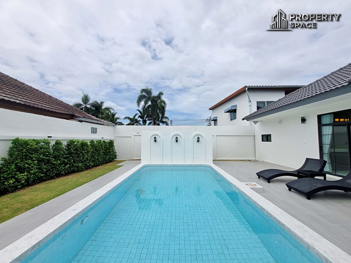 Near International School Spacious 4 Bedroom Pool Villa In East Pattaya For Sale Loading...