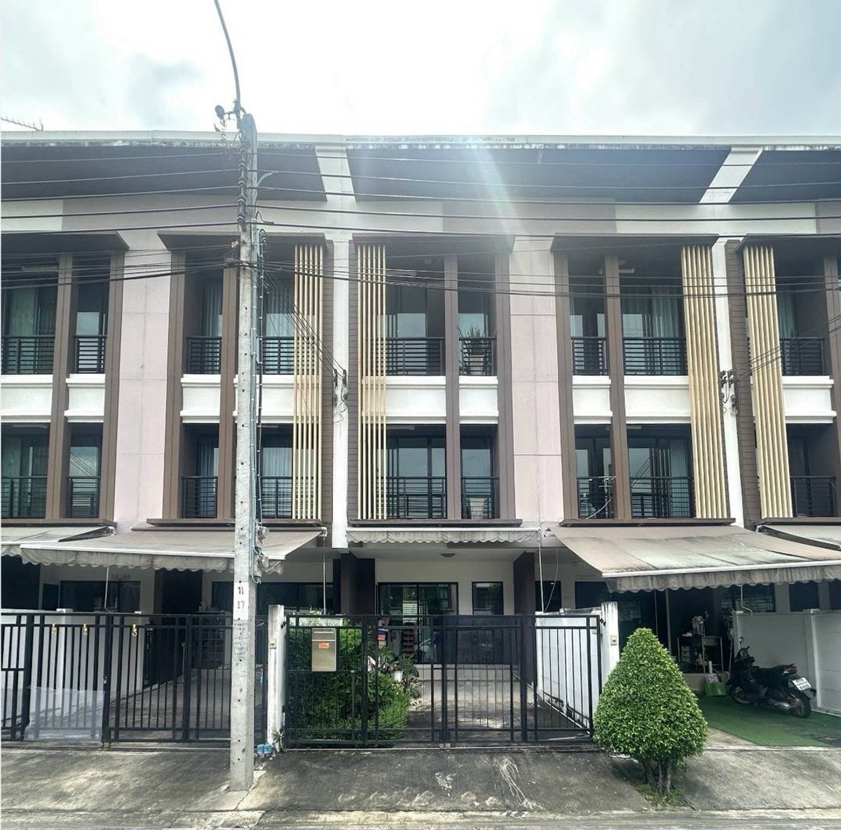 ขายทาวน์โฮมท่าพระ ตลาดพลู วุฒากาศ : ขายบ้าน ทาวน์โฮม บ้านกลางเมือง กัลปพฤกษ์
(LVC030003)