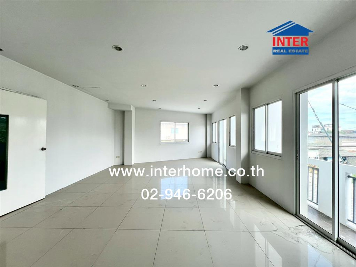 อาคารพาณิชย์ 3 ชั้น 63.6 ตร.ว. อาคารพาณิชย์ ซอยรามอินทรา21 ถนนรามอินทรา ถนนพหลโยธิน เขตบางเขน กรุงเทพมหานคร Loading...