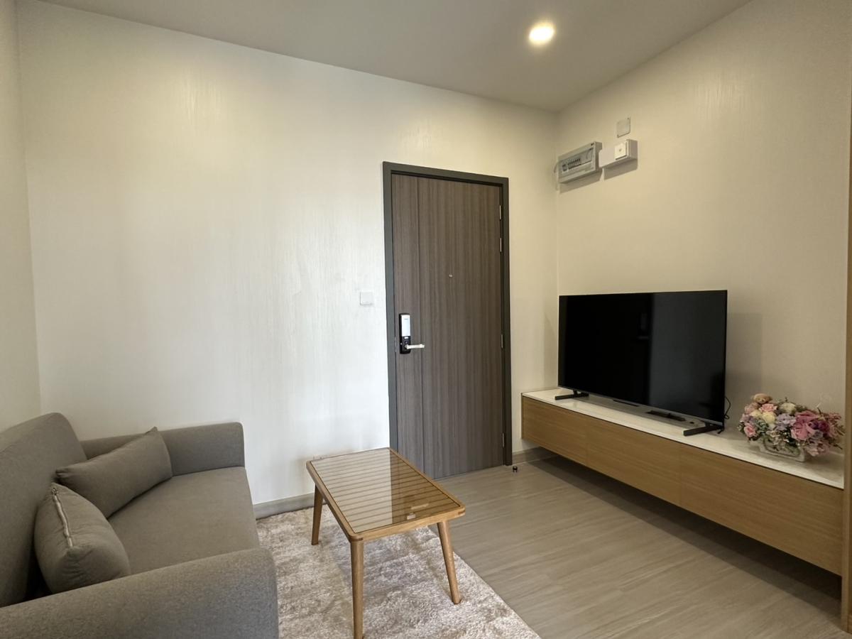 ให้เช่าคอนโดสยาม จุฬา สามย่าน : หรูหรากลางใจสามย่าน! 1 ห้องนอน 42 ตร.ม. พร้อมสระว่ายน้ำและฟิตเนส  
เช่า 25,000 บาท/เดือน ใกล้ BTS/MRT สามย่าน เดินทางสะดวกสุด