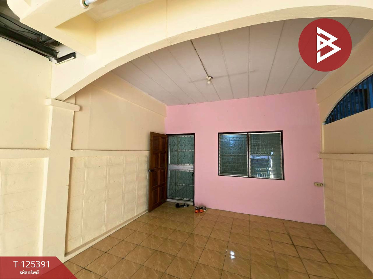 Townhouse for sale, Sopha Village 2, Mueang District, Lopburi Province. Loading...