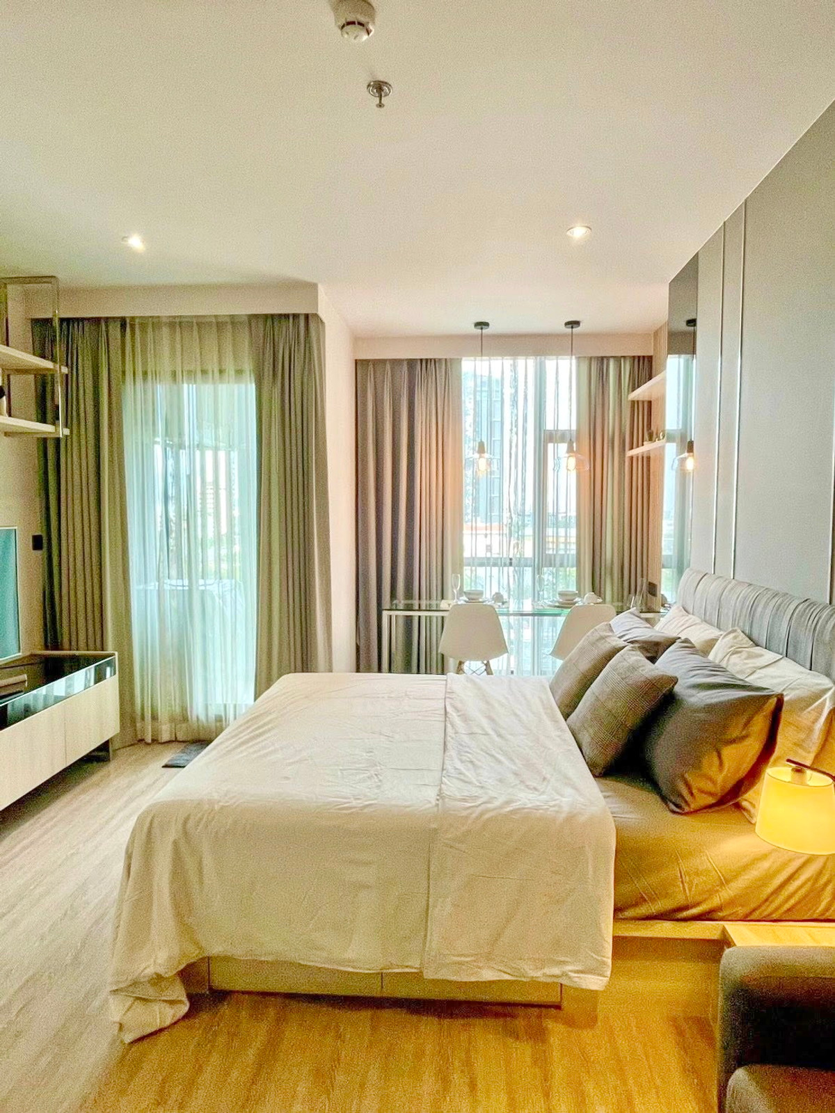 ให้เช่าคอนโดสุขุมวิท อโศก ทองหล่อ : ให้เช่า 1 ห้องนอน ชั้น 9 ริทึ่ม เอกมัย ใกล้ BTS เอกมัย