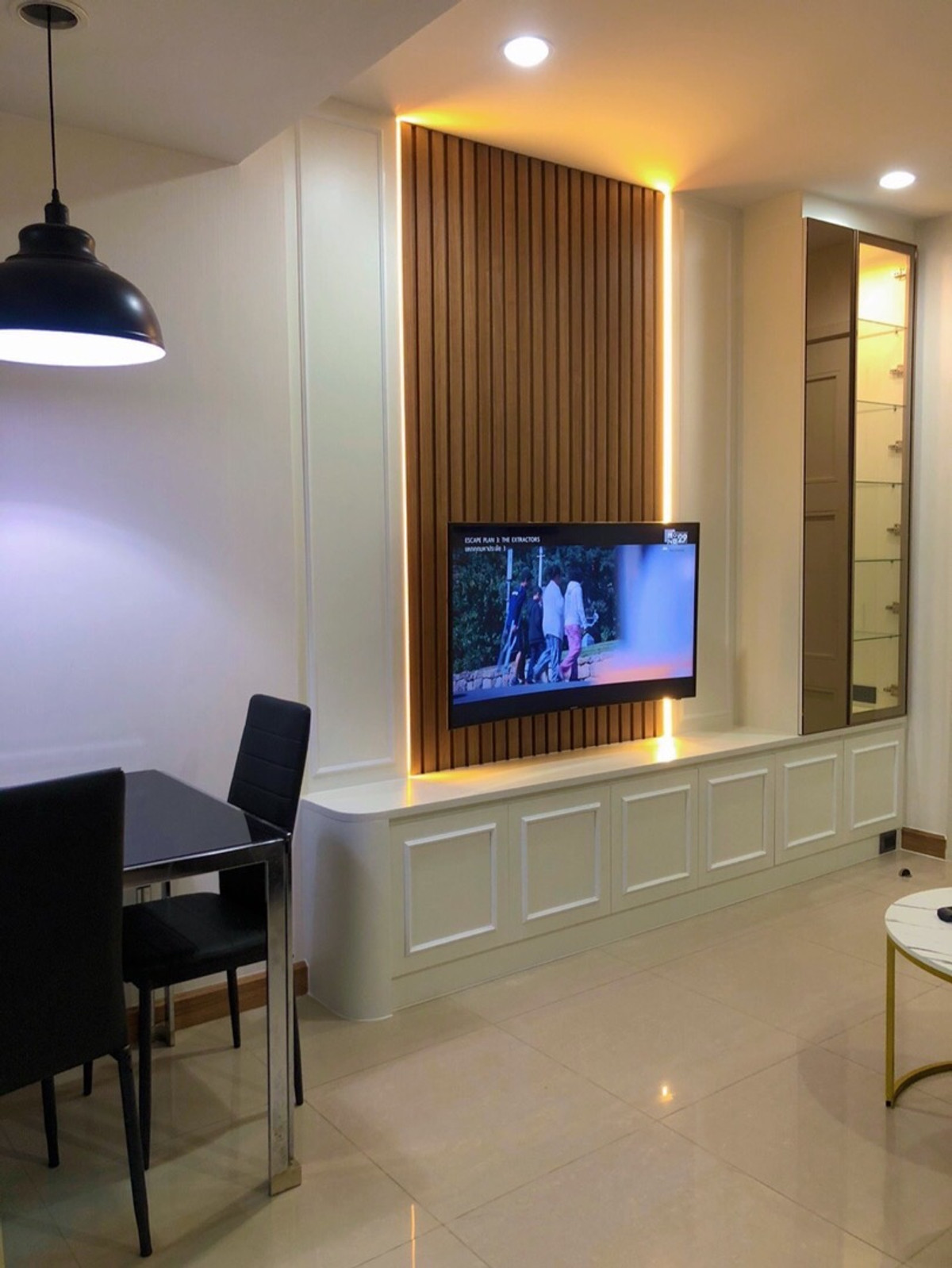 คอนโดพระราม 9 เพชรบุรีตัดใหม่ RCA : 🔥🔥🔥ขาย/เช่า พร้อมเข้าอยู่ เฟอร์นิเจอร์ เครื่องใช้ไฟฟ้า ครบครัน 