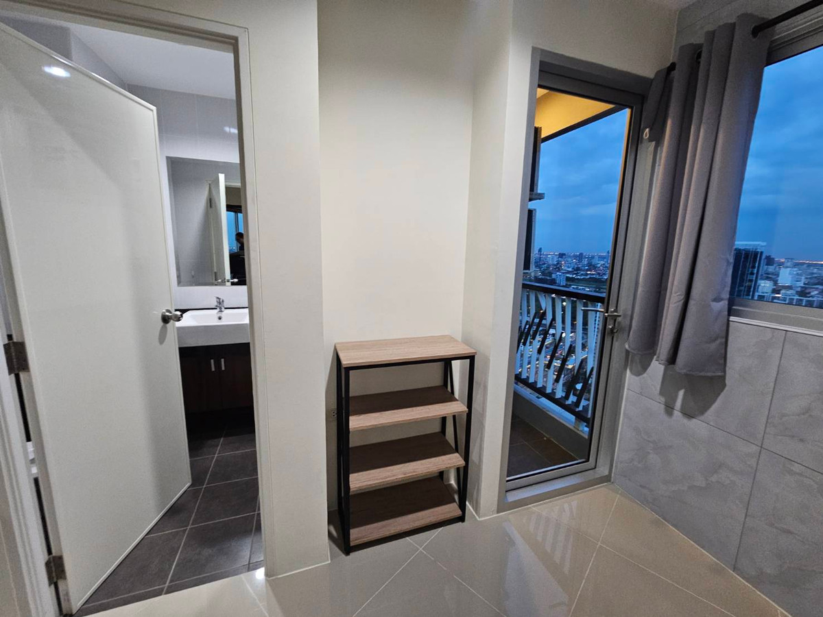 For RentCondoPattanakan, Srinakarin : Very beautiful city view, high floor, for rent, 2 bedrooms, 2 bathrooms, Asakan Place Srinakarin.