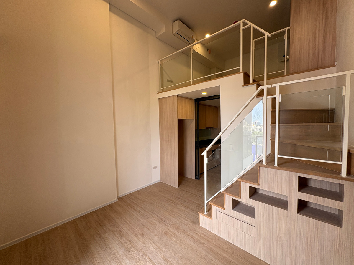 ขายเทคอนโด Loft 2 ชั้น ย่านพระราม 9 Loading...