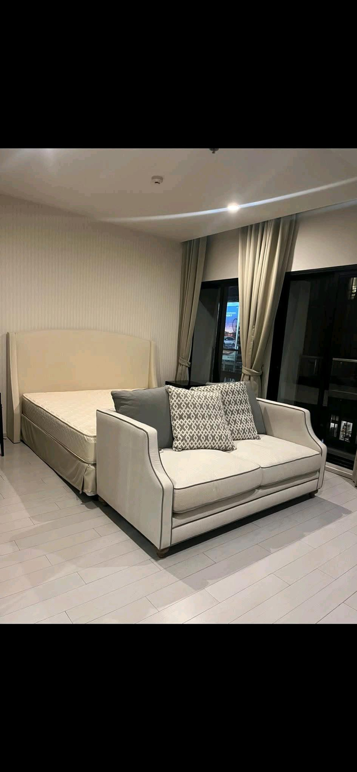 ให้เช่าคอนโดวิทยุ ชิดลม หลังสวน : Noble Phloenchit (BTS Phloenchit) Building A KIM คิม 𝗟𝗶𝗻𝗲:𝗺𝗶𝗿𝗮𝗴𝗲𝗰𝗼𝗻𝗱𝗼, 𝟬𝟲𝟲-𝟬𝟮𝟬-𝟴𝟬𝟭𝟯