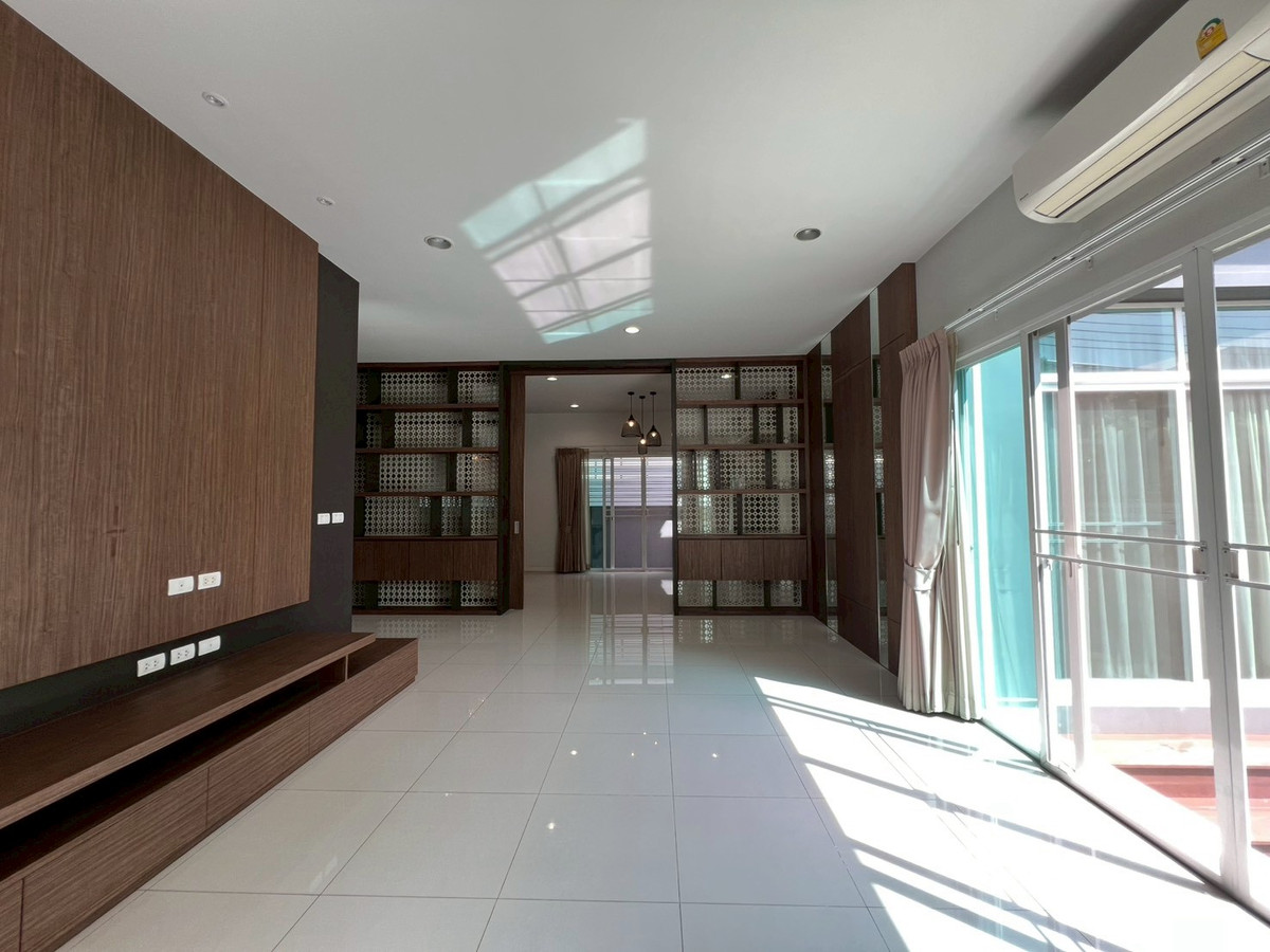 ให้เช่าบ้านสมุทรปราการ สำโรง : House for rent at Nara Botanic Srinakarin