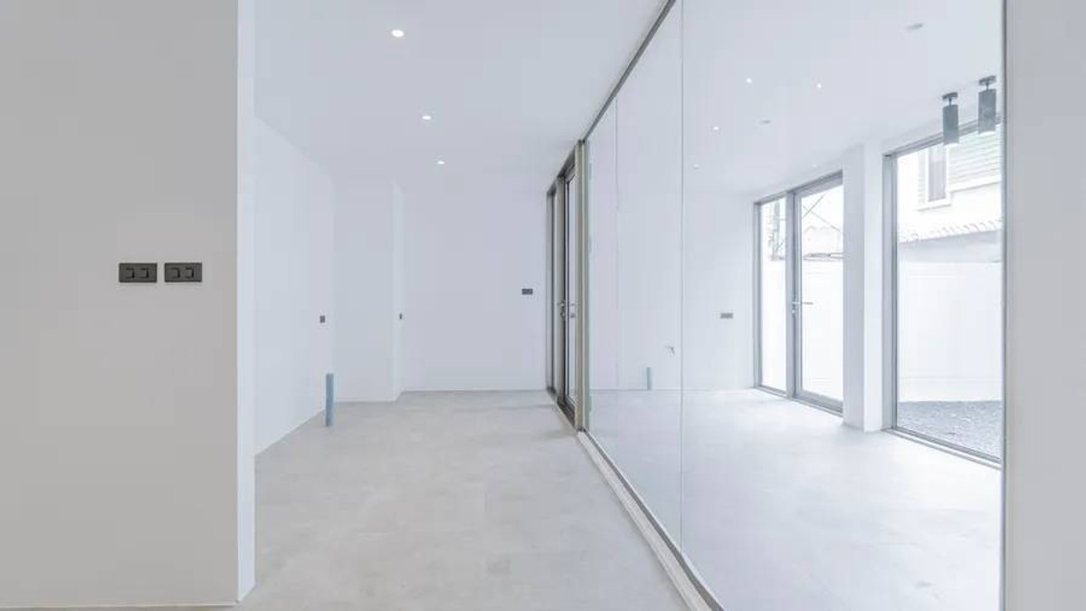 For SaleHome OfficeLadprao, Central Ladprao : New home office for sale, 4 floors, luxury house in the heart of Ratchada-Lat Phrao. Beautiful with elevator 62 sq m near MRT Lat Phrao Phawana LUXE35