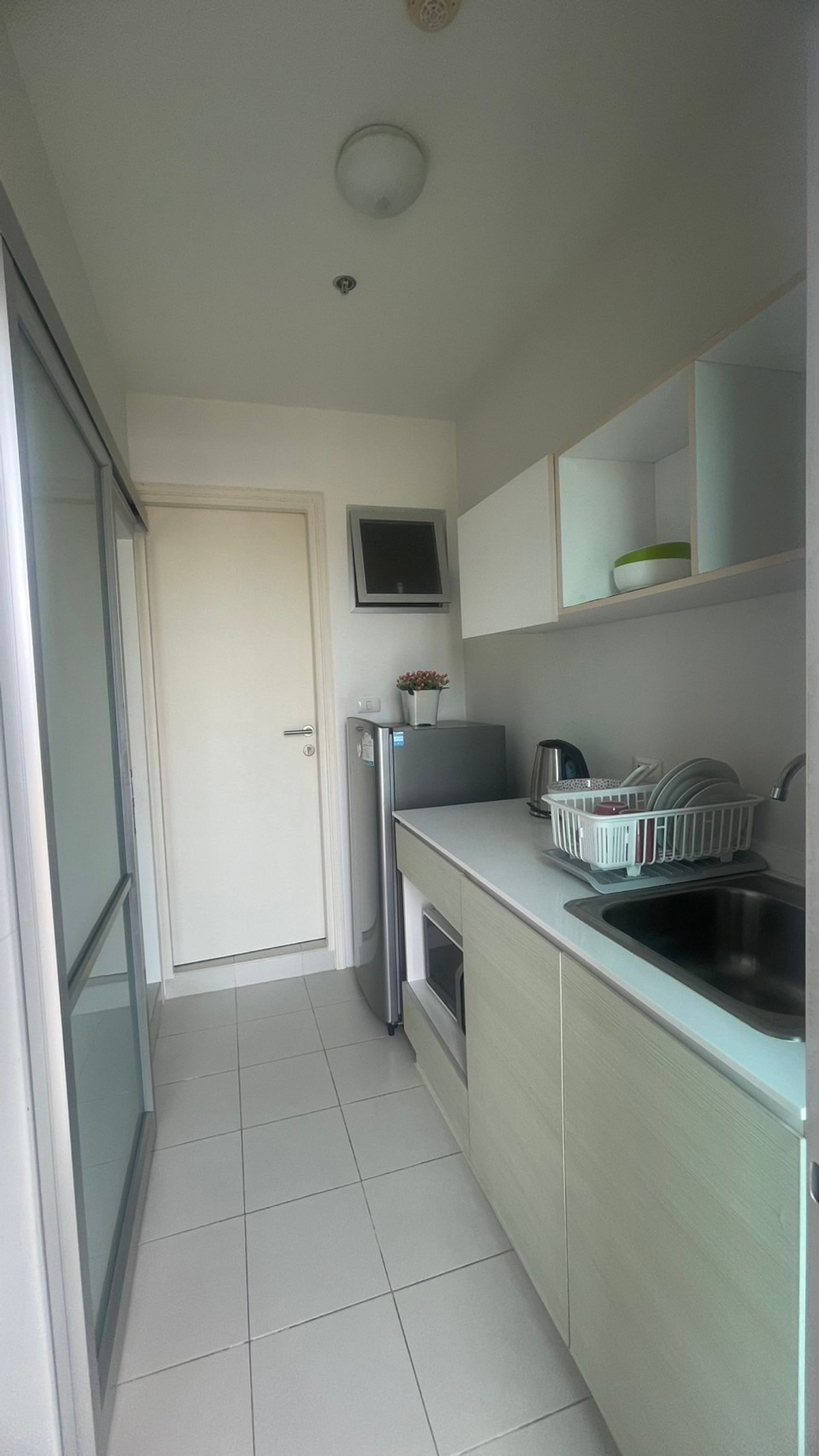 ขายคอนโดหัวหิน ประจวบคีรีขันธ์ : ★ ขาย คอนโด บ้านเคียงฟ้า★ 31 ตรม.,ชั้น 7 (1 ห้องนอน 1 ห้องน้ำ), ★ให้คุณสัมผัสกับบรรยากาศของหัวหินได้เต็มตาทุกชั้น ทั้งวิวทะเล วิวเมือง วิวเขา