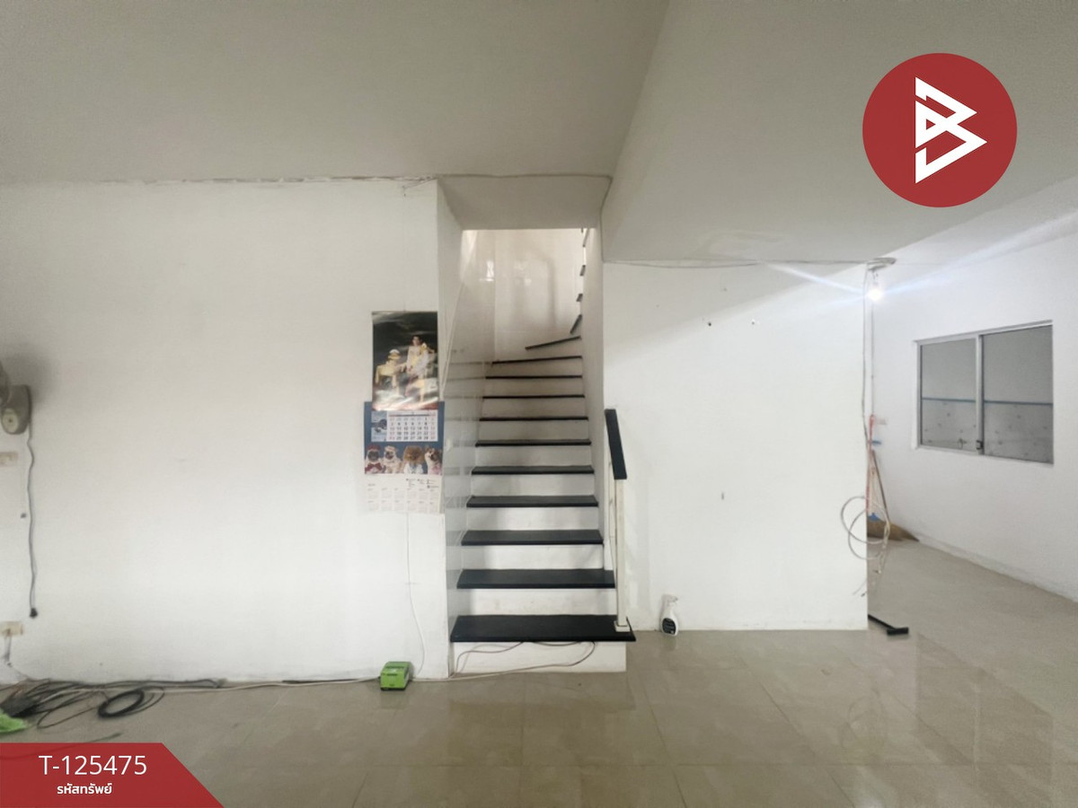 Townhouse for sale Pruksa Village 70 Chalong Krung-Lat Krabang Bangkok Ready to move in Loading...