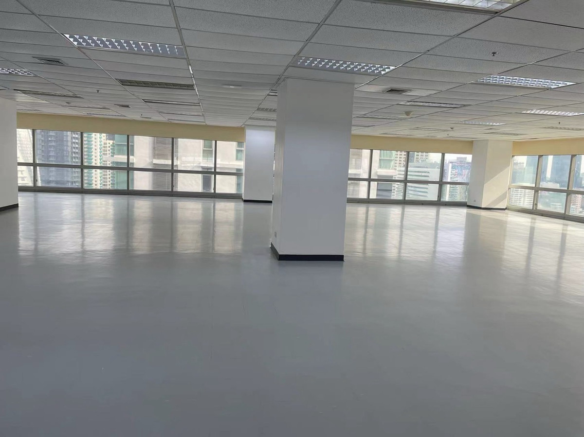 Serm-Mit Tower สำนักงานออฟฟิศให้เช่า 🚆 ห่างจาก BTS อโศก เพียง 450 เมตร! Loading...