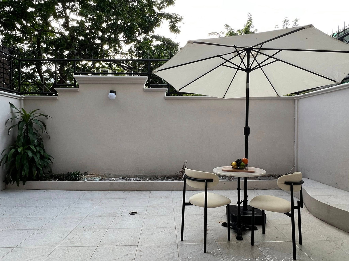 ทาวน์เฮาส์ รีโนเวทใหม่  4 ชั้น สุขุมวิท 71 ทำเลดี ตกแต่งสวยงาม ย่านปรีดีพนมยงค์-พระโขนง Loading...