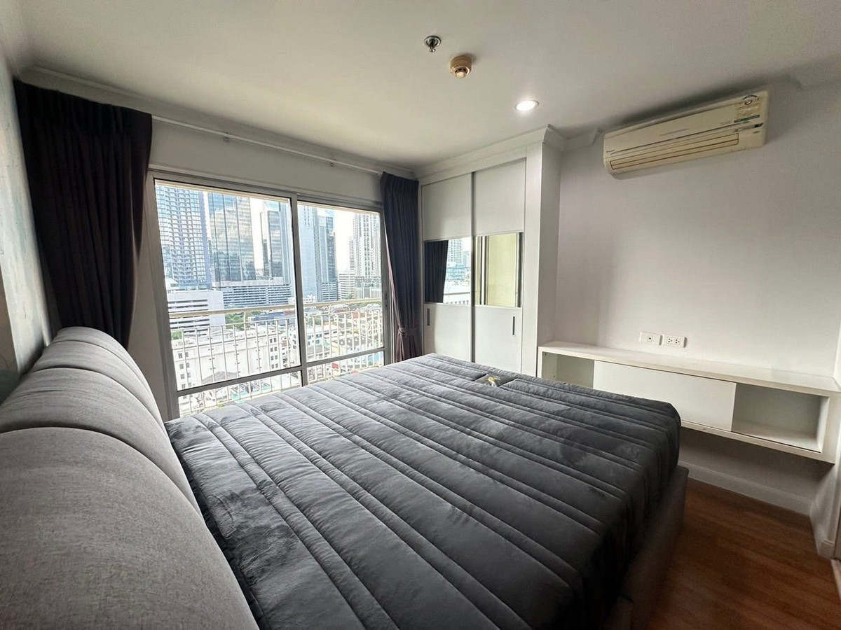 เช่า B ชั้น 15 ราคา 15,000 เฟอร์ใหม่ทั้งห้อง Loading...