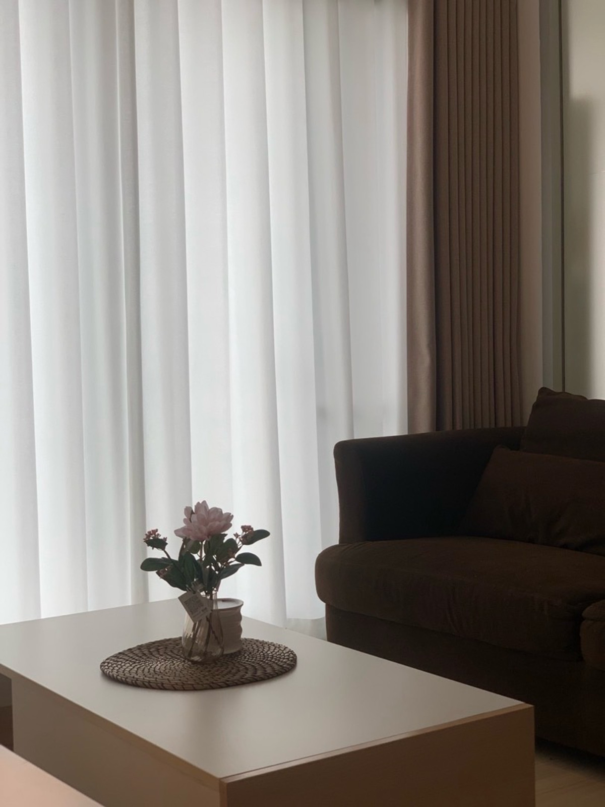 For RentCondoBangna, Bearing, Lasalle : Rent The Parkland Srinakarin lakeside (The Parkland Srinakarin Lakeside)  🛏️ 1 bedroom 🛁 1 bathroom 🛋️ 1 living room, size 38 sq m. Building 2, 5th floor 🌅 Lake view ✨ Price 10,000 baht ✨ Newly decorated room with video  