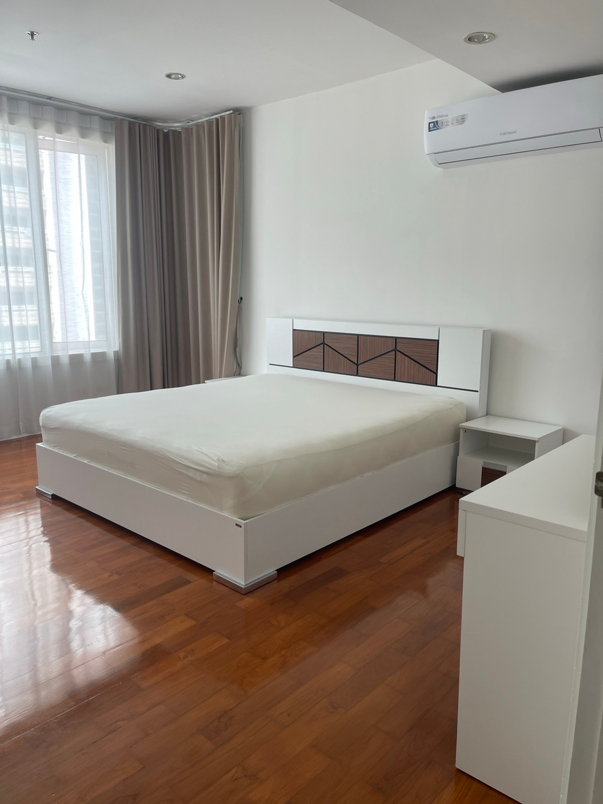 Good condition for Baan Siri 24 by Jubjib Loading...