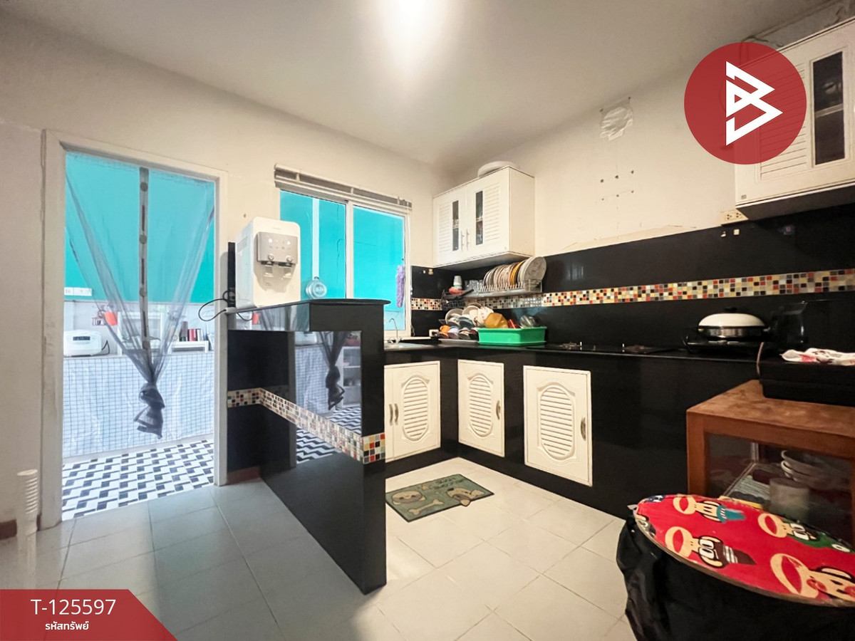 Semi-detached house for sale, The Trust Village. Srinakarin-Phraeksa Samut Prakan Loading...