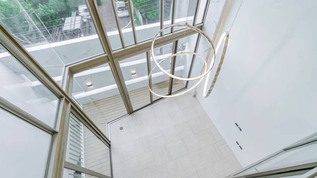 For SaleHome OfficeLadprao, Central Ladprao : New home office for sale, 4 floors, luxury house in the heart of Ratchada-Lat Phrao. Beautiful with elevator 62 sq m near MRT Lat Phrao Phawana LUXE35