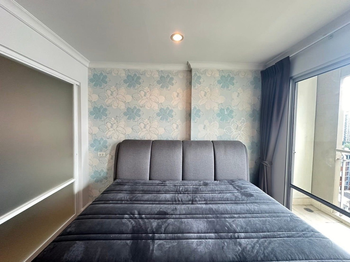 เช่า B ชั้น 15 ราคา 15,000 เฟอร์ใหม่ทั้งห้อง Loading...