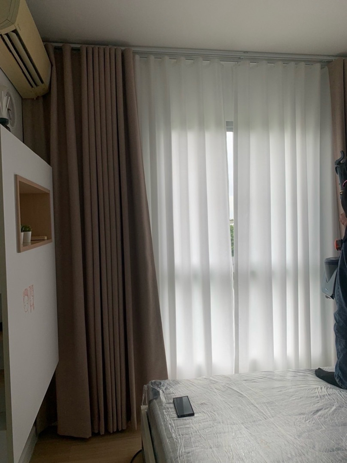 For RentCondoBangna, Bearing, Lasalle : Rent The Parkland Srinakarin lakeside (The Parkland Srinakarin Lakeside)  🛏️ 1 bedroom 🛁 1 bathroom 🛋️ 1 living room, size 38 sq m. Building 2, 5th floor 🌅 Lake view ✨ Price 10,000 baht ✨ Newly decorated room with video  